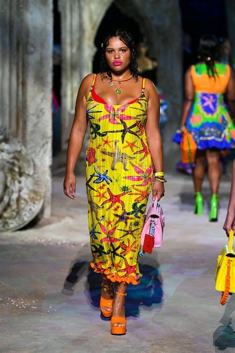 plus size models versace|Versace supermodel photos.